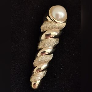 Rare Designer Guy Laroche Paris Brooch Vintage